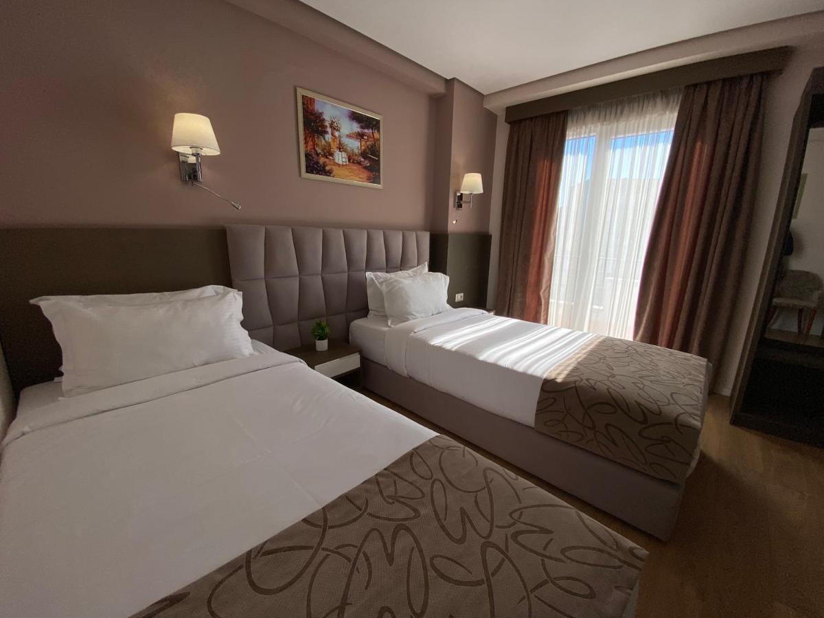 Doanesia Premium Hotel & Spa ติรานา ภายนอก รูปภาพ