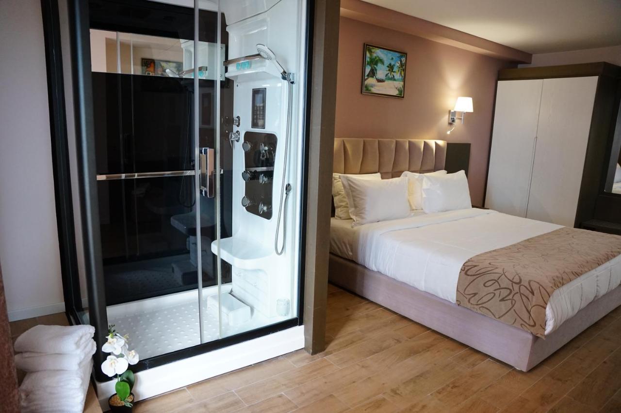Doanesia Premium Hotel & Spa ติรานา ภายนอก รูปภาพ